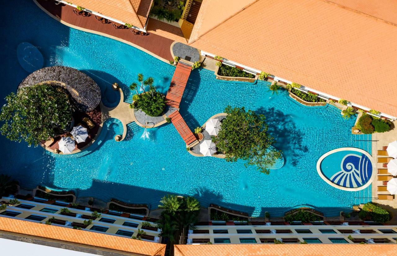Patong Paragon Resort & Spa Sha Extra Plus Zewnętrze zdjęcie Aerial view of the pool at the Royal Wing Hotel